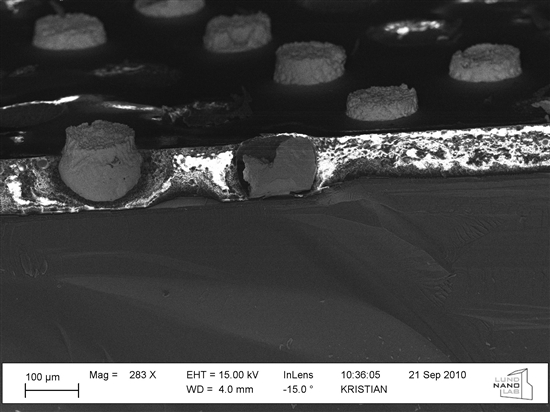 加大分辨率，點與點之間填充的應(yīng)該是某種高分子化合物